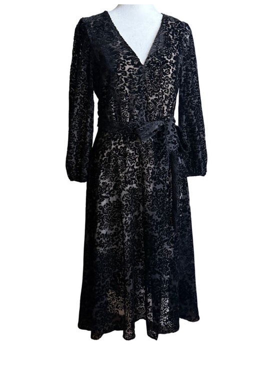 Alice + Olivia Dresses & Skirts - Alice + Olivia Coco Dress in black burnout velvet